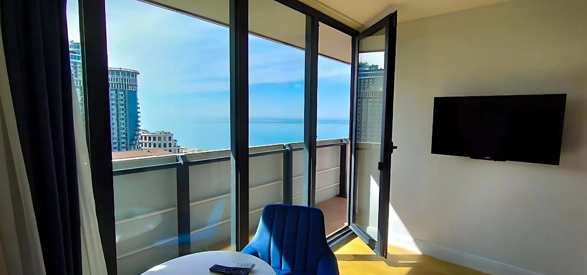 Delmar Orbi City Studio And Double Room Quiet Turkey Side Batumi Apartamento